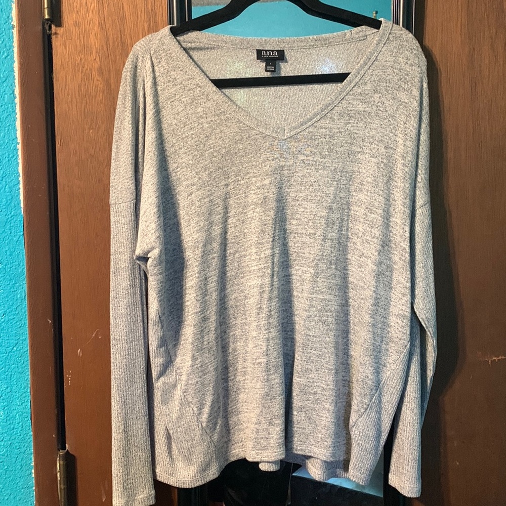 Grey long sleeve tshirt